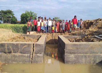 নির্মান কাজ শেষ হতে না হতেই ভেঙে গেল কালভার্ট : ভোটের মুখেই এনিয়ে মানুষের তীব্র ক্ষোভ দেখে নড়েচড়ে বসলো প্রশাসন   