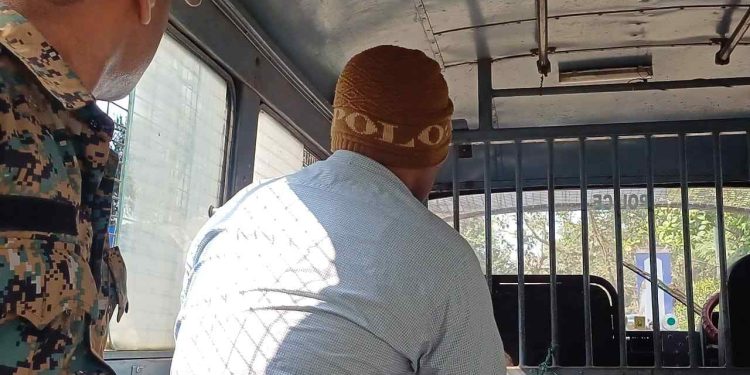 ভাতার ভূমি অফিসে জাল নথি দাখিল করে জমির রেকর্ড পরিবর্তনের আবেদন, গ্রেপ্তার ভূমি অফিসের মুহুরি 