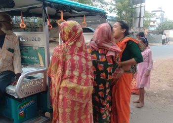 মুরগিতে ফসল নষ্ট করায় দুই পরিবারের সংঘর্ষে রণক্ষেত্র ভাতারের কালুত্তক গ্রাম, আহত ৩ মহিলাসহ ৫ 