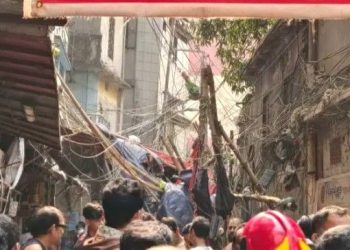 সাতসকালেই জোরালো ভূমিকম্পে কাঁপলো বাংলাদেশ ও পশ্চিমবঙ্গের বিস্তীর্ণ অংশ, ওপার বাংলায় বেশ কয়েকজন হতাহত