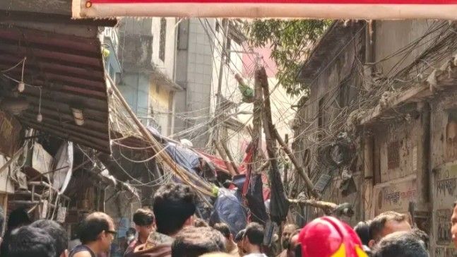 সাতসকালেই জোরালো ভূমিকম্পে কাঁপলো বাংলাদেশ ও পশ্চিমবঙ্গের বিস্তীর্ণ অংশ, ওপার বাংলায় বেশ কয়েকজন হতাহত