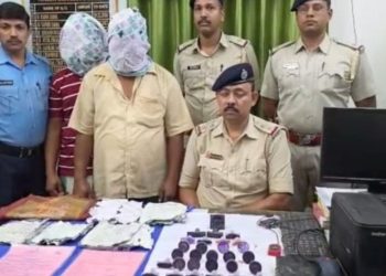 মালদার রতুয়ায় জাল নথি চক্রের পান্ডা কাকা আব্দুল খালেক ও ভাইপো সারিফ খান গ্রেপ্তার ; ধৃতদের সঙ্গে তৃণমূল পঞ্চায়েত প্রধানের যোগ ! 