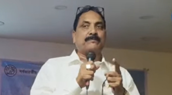 “মমতা ব্যানার্জি ভোটাধিকার দিয়েছেন, কোনো রোহিঙ্গা ও বাংলাদেশি নেই, ফাইনাল ভোটার লিস্ট বেরুনোর পর বিজেপিকে জুতো ছুড়ে মারব” : বললেন মালদা জেলা তৃণমূল সভাপতি আব্দুর রহিম বক্সী