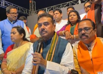 অবৈধ মুসলিম নাম ঢোকাতে বিএলও-দের কাছে ওটিপি নিয়ে  আইপ্যাককে দিচ্ছেন পূর্ব বর্ধমান জেলাশাসক : মারাত্মক অভিযোগ তুললেন বিরোধী দলনেতা শুভেন্দু অধিকারী ; বললেন : “তৃণমূল  বাংলাদেশি মুসলিম নাম রাখার জন্য চাপ দিচ্ছে” 