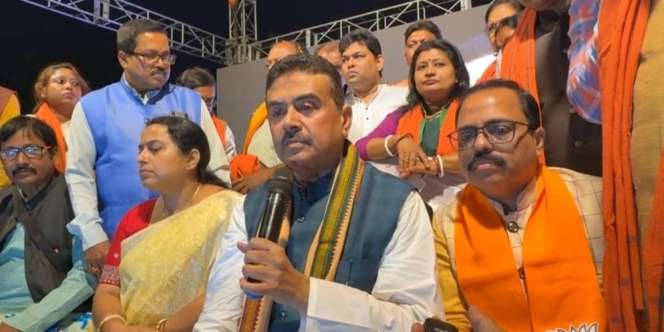 অবৈধ মুসলিম নাম ঢোকাতে বিএলও-দের কাছে ওটিপি নিয়ে  আইপ্যাককে দিচ্ছেন পূর্ব বর্ধমান জেলাশাসক : মারাত্মক অভিযোগ তুললেন বিরোধী দলনেতা শুভেন্দু অধিকারী ; বললেন : “তৃণমূল  বাংলাদেশি মুসলিম নাম রাখার জন্য চাপ দিচ্ছে” 