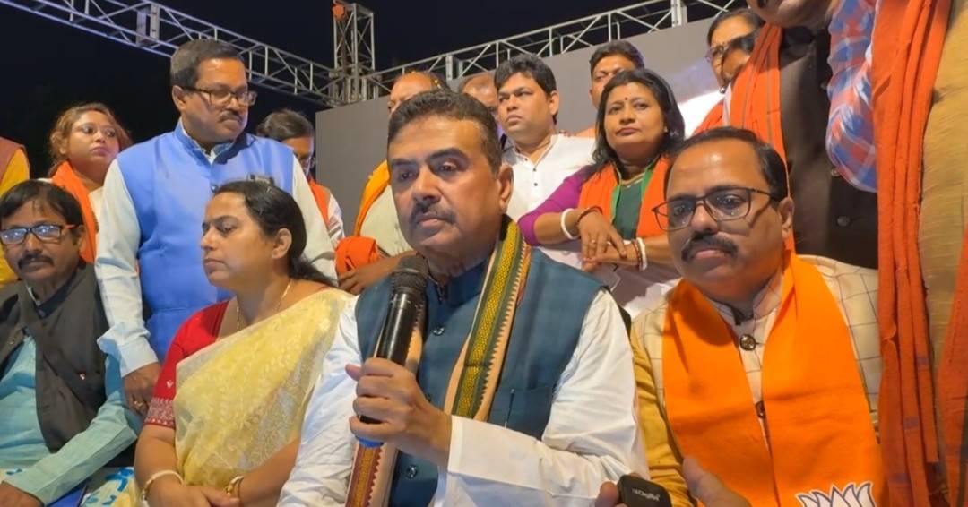 অবৈধ মুসলিম নাম ঢোকাতে বিএলও-দের কাছে ওটিপি নিয়ে আইপ্যাককে দিচ্ছেন পূর্ব বর্ধমান জেলাশাসক : মারাত্মক অভিযোগ তুললেন বিরোধী দলনেতা শুভেন্দু অধিকারী ; বললেন : “তৃণমূল বাংলাদেশি মুসলিম নাম রাখার জন্য চাপ দিচ্ছে”