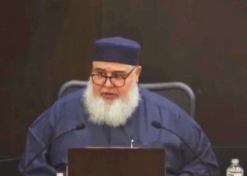 “মহম্মদ বলেছেন… নারীদের মস্তিষ্ক পুরুষদের তুলনায় ছোট ; তাই স্ত্রী- পুরুষকে সমান মনে করা ভুল” : শিকাগোর ইমাম   