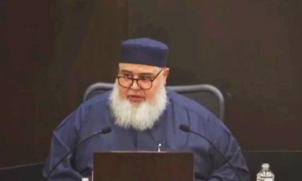 “মহম্মদ বলেছেন… নারীদের মস্তিষ্ক পুরুষদের তুলনায় ছোট ; তাই স্ত্রী- পুরুষকে সমান মনে করা ভুল” : শিকাগোর ইমাম   