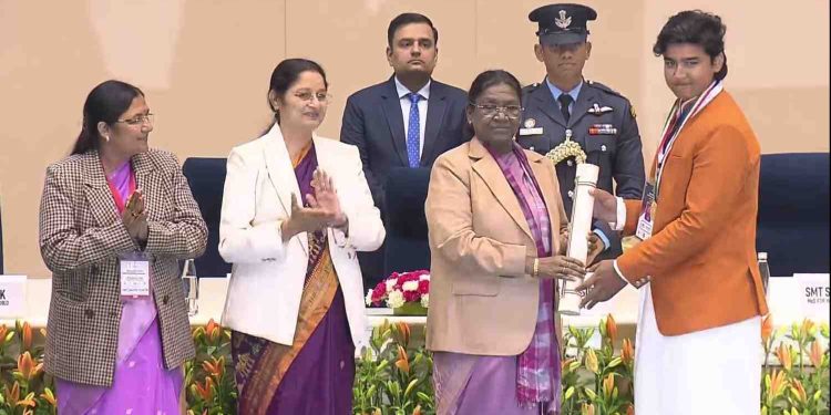 এবারের জাতীয় শিশু পুরস্কার দেওয়া হল ১৪ বছরের বৈভব সূর্যবংশীকে 