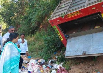 অন্ধ্রপ্রদেশে বাস খাদে পড়ে ৯ তীর্থযাত্রীর মৃত্যু, ২২ জন আহত  