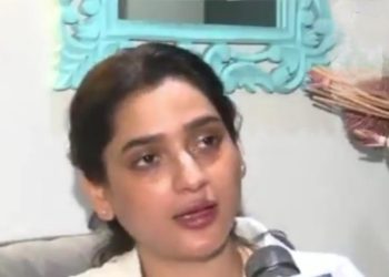 কিশোরী অবস্থায় জোর করে মামাতো ভাইকে নিকাহ করতে বাধ্য করা হয়েছে, বাড়িতে বারবার ধর্ষণ : ‘ডন’ হাজি মাস্তানের মেয়ে তার যন্ত্রণার বর্ণনা করে মোদী সরকারের কাছে ন্যায়বিচারের আবেদন জানালেন  