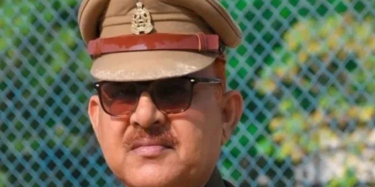 ট্রাফিক সচেতনতামূলক কর্মসূচিতে গিয়ে আরাধ্য “নবীর গুণকীর্তন”, ক্লোজ করা হল ইউপির কন্নৌজের সাব-ইন্সপেক্টর আফাক খানকে