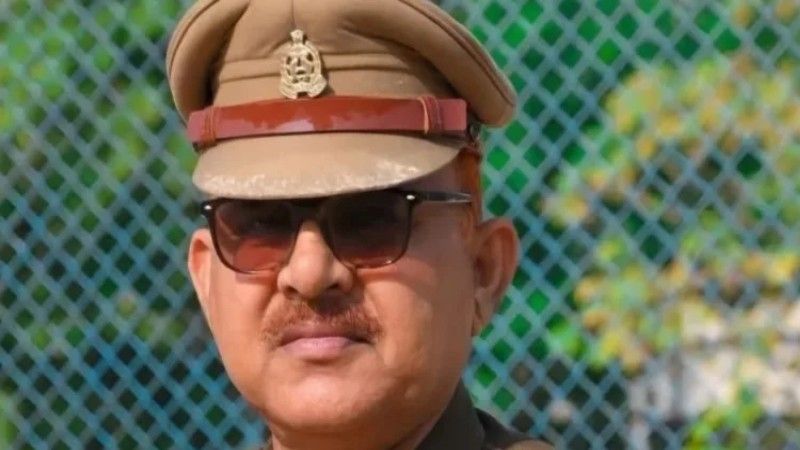 ট্রাফিক সচেতনতামূলক কর্মসূচিতে গিয়ে আরাধ্য “নবীর গুণকীর্তন”, ক্লোজ করা হল ইউপির কন্নৌজের সাব-ইন্সপেক্টর আফাক খানকে 