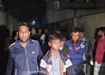 প্রচন্ড ঠান্ডায় কোরানের কপি পুড়িয়ে তাপ নিয়েছিল পিতাপুত্র ; সকালে প্রতিবেশীরা টের পেতেই ধর্মীয় অনুভূতিতে আঘাতের অভিযোগে গ্রেপ্তার করল পুলিশ 