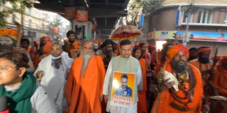 “ইহুদিদের বাঁচাতে গাজায় যে লড়াই ইসরাইল করছে, আমরা ১০০ কোটি হিন্দু বাংলাদেশের দেড় দূকোটি হিন্দুর জন্য লড়বো” : বাংলাদেশকে সতর্ক করে দিলেন শুভেন্দু অধিকারী 