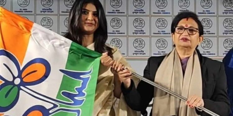 বাংলাদেশে হিন্দু নরসংহার নিয়ে নবাগত পার্নো মিত্রকে প্রতিক্রিয়া দিতে নিষেধ করলেন মন্ত্রী চন্দ্রিমা ভট্টাচার্য ; সাংবাদিককে বললেন : “ও, ওসব নিয়ে বলবে না” 