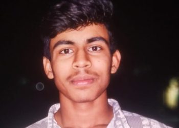 রাজমিস্ত্রির কাজ আর টোটো চালিয়ে ৫ জনের সংসার চালাত কিশোর হাসিদুল শেখ, দুর্ঘটনায় তার মৃত্যুতে অথৈ জলে পড়ে গেছে গোটা পরিবার 