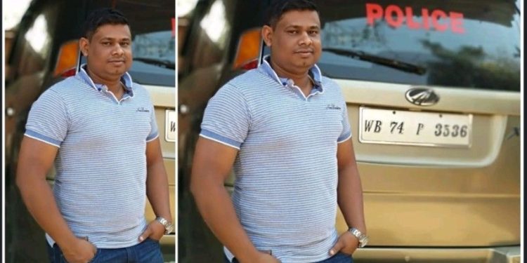 ‘সুমন মণ্ডল’ নামে ও পুলিশকর্মীর পরিচয়ে ভুয়ো ফেসবুক প্রোফাইল খুলে স্বাস্থ্যকর্মী তরুনীকে প্রেমের ফাঁদে ফেলে সহবাসের অভিযোগ, গ্রেপ্তার কেতুগ্রামের সিভিক ভলেন্টিয়ার আজাহার হোসেন