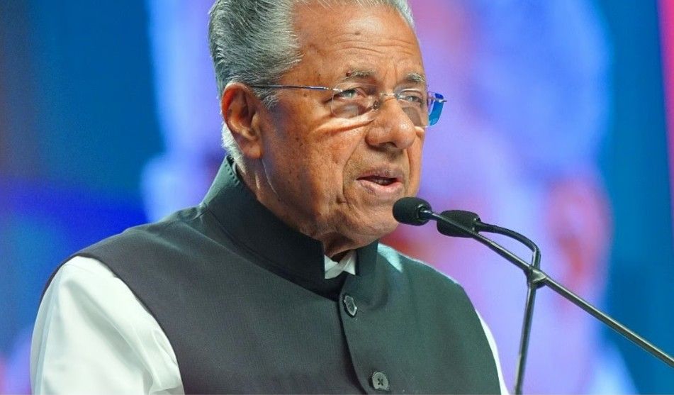 অবৈধ মুসলিম কলোনি গুঁড়িয়ে দেওয়ায় কর্ণাটক সরকারের উপর বেজায় চটেছেন কেরালার সিপিএম সরকারের মুখ্যমন্ত্রী