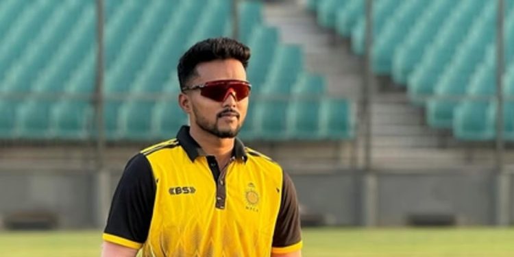 রয়্যাল চ্যালেঞ্জার্স বেঙ্গালুরু ৫ কোটি ২০ লাখ টাকায় কেনার পর মঙ্গেশ যাদবের ঘোর কাটছে না 