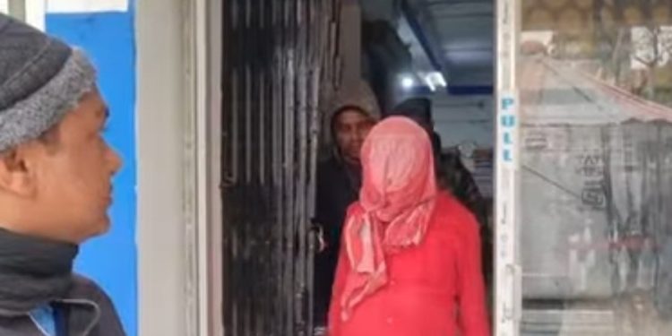 চাঁচল বউদিকে কুপিয়ে খুনের ঘটনায় গ্রেপ্তার দেওর জিয়ারুল হক