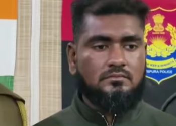 আগরতলায় গ্রেপ্তার বাংলাদেশের কুখ্যাত সন্ত্রাসী জাগির মিয়া, ত্রিপুরা ও পশ্চিমবঙ্গের সীমান্তবর্তী এলাকার নাগরিকদের সতর্ক থাকার আহ্বান জানালেন প্রাক্তন পুলিশ কর্তা 