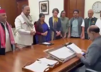 হিন্দুদের পক্ষে রায় দেওয়ার অপরাধে বিচারকের অপসারণের দাবি করলেন প্রিয়াঙ্কা গান্ধী ভাদ্রা, অখিলেশ যাদবসহ ইন্ডি জোটের ১২০ জন সাংসদ   