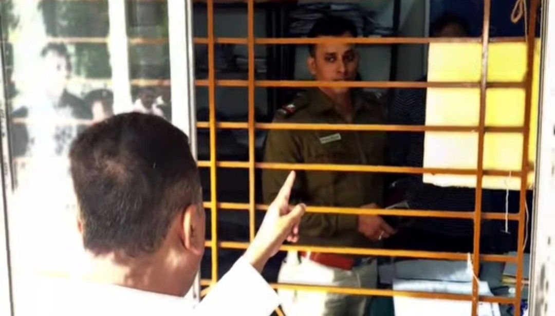 নন্দীগ্রামে বাড়িতে ঢুকে নারী ও শিশুদের উপর হামলাকারী এসআই মুকুল মল্লিক ও ৫ সিভিক ভলান্টিয়ারের নাম ও ছবি প্রকাশ্যে আনলেন শুভেন্দু অধিকারী  