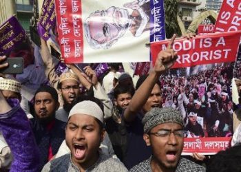 চুড়ান্ত নৈরাজ্য বাংলাদেশে : কাওয়ালি মহিলা শিল্পীকে গানের আসরের অছিলায় নিয়ে এসে গনধর্ষণ 