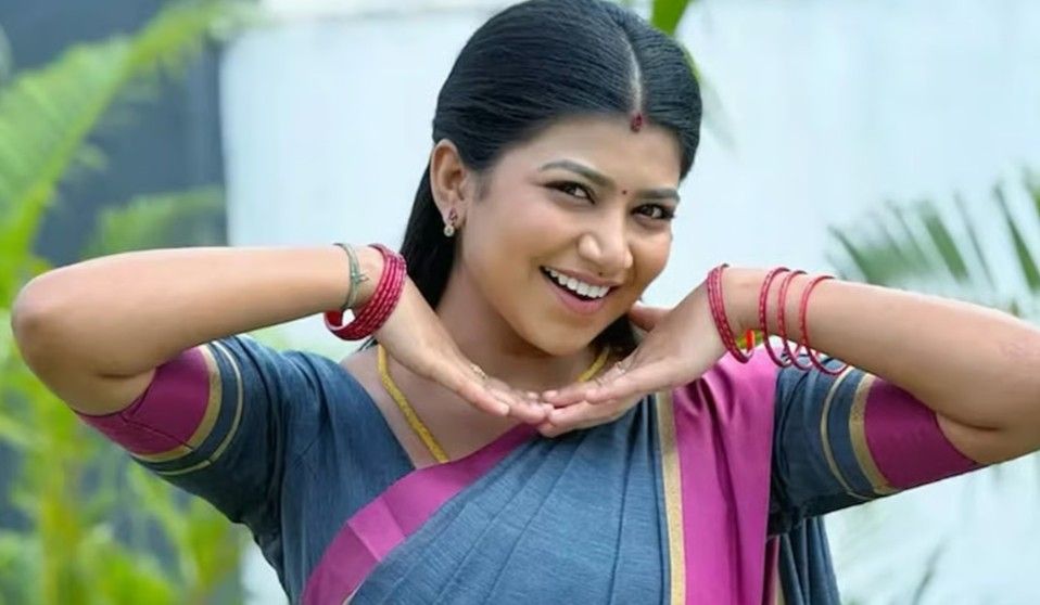 “মা, আমাকে ক্ষমা করো…” বলে চিঠি লিখে গলায় ফাঁস লাগিয়ে  আত্মঘাতী হলেন প্রখ্যাত কন্নড় অভিনেত্রী নন্দিনী 