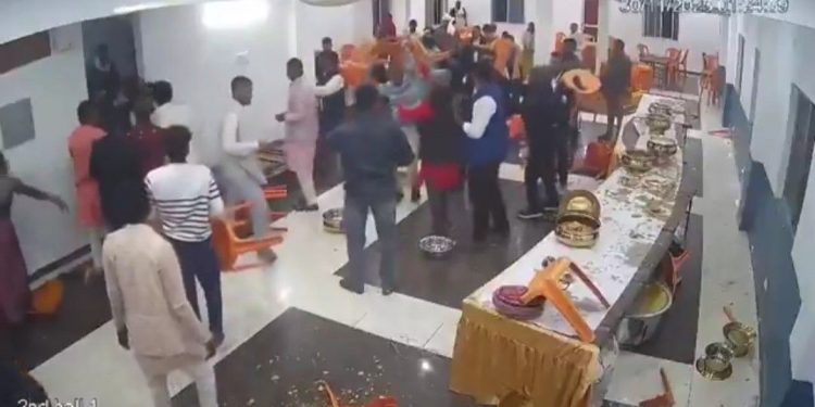 ভোজে রসগোল্লা কম পড়ে যাওয়ায় বর ও কনেপক্ষের মধ্যে তুমুল সংঘর্ষ ; বিয়ে বাতিল