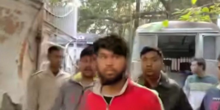 মালদায় জালনোট সহ বিএসএফ -এর হাতে ধরা পড়ল মহম্মদ রজওয়ান নামে এক বাংলাদেশি 