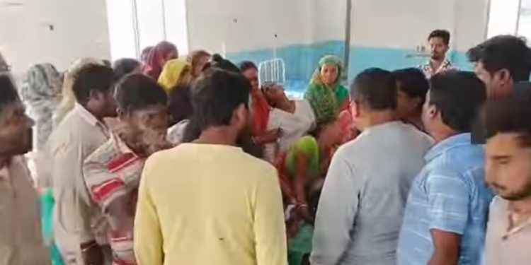 জমিতে কীটনাশক স্প্রে করার সময় বিষের প্রভাবে অসুস্থ হয়ে মৃত্যু হল কৃষকের 