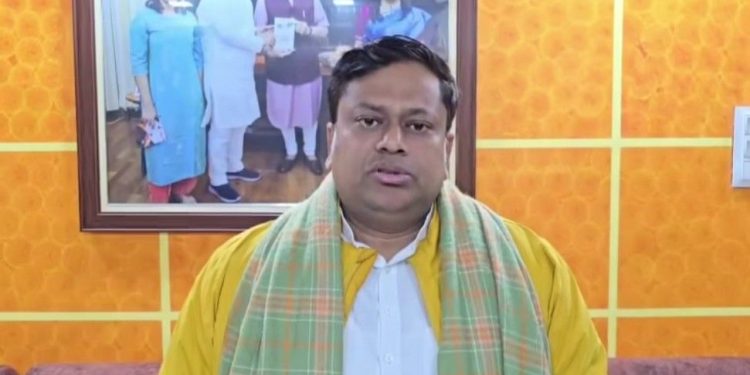 “মুসলিমরা যতদিন ভোটব্যাঙ্ক হয়ে থাকবে, ততদিন বোমায় হাত-পা- চোখ উপড়ে যাবে” : বাসন্তীতে তৃণমূল কর্মীর বাড়িতে বোমা বিস্ফোরণের ঘটনার প্রতিক্রিয়ায় বললেন সুকান্ত মজুমদার