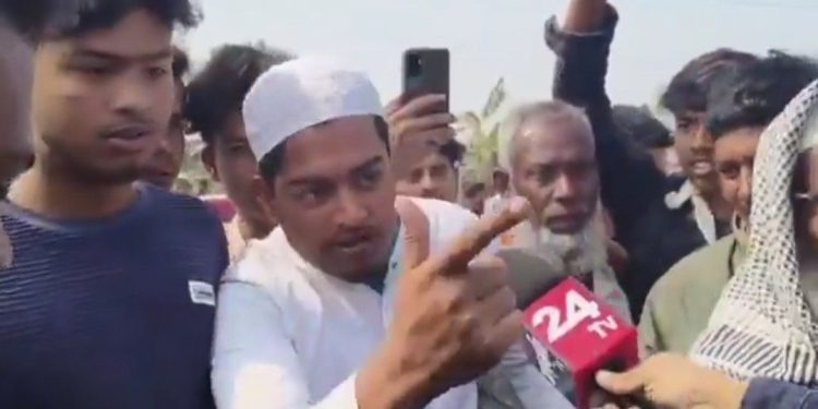 কেউ যদি বাবরি মসজিদ নির্মাণ আটকানোর চেষ্টা করে তাহলে তার “মাথা কেটে ফুটবল খেলার” হুঁশিয়ারি দিল মুর্শিদাবাদের যুবক ; ভিডিও শেয়ার করলেন অমিত মালব্য