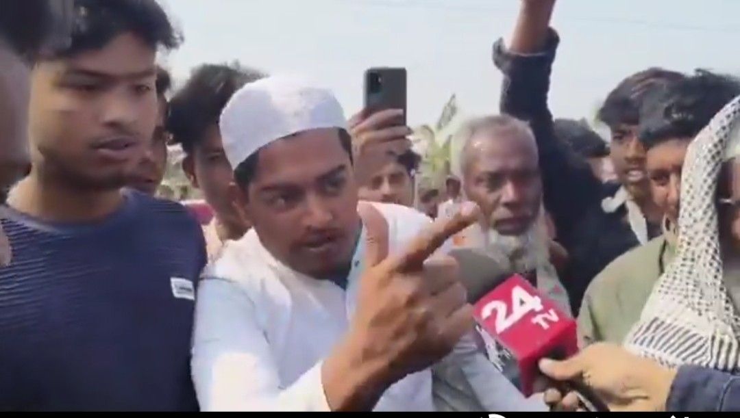 কেউ যদি বাবরি মসজিদ নির্মাণ আটকানোর চেষ্টা করে তাহলে তার “মাথা কেটে ফুটবল খেলার” হুঁশিয়ারি দিল মুর্শিদাবাদের যুবক ; ভিডিও শেয়ার করলেন অমিত মালব্য