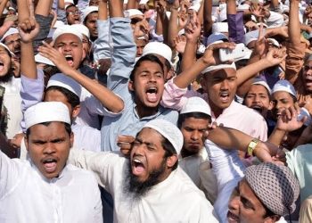 নেহেরু-গান্ধীর ভুলের কারণে ভারতের মধ্যে অসংখ্য “ক্ষুদ্র পাকিস্তান” এবং “ক্ষুদ্র বাংলাদেশ” তৈরি হয়েছে, যা বৃহৎ জনগোষ্ঠীর ও দেশের নিরাপত্তা নিয়ে উদ্বেগের সৃষ্টি করছে  