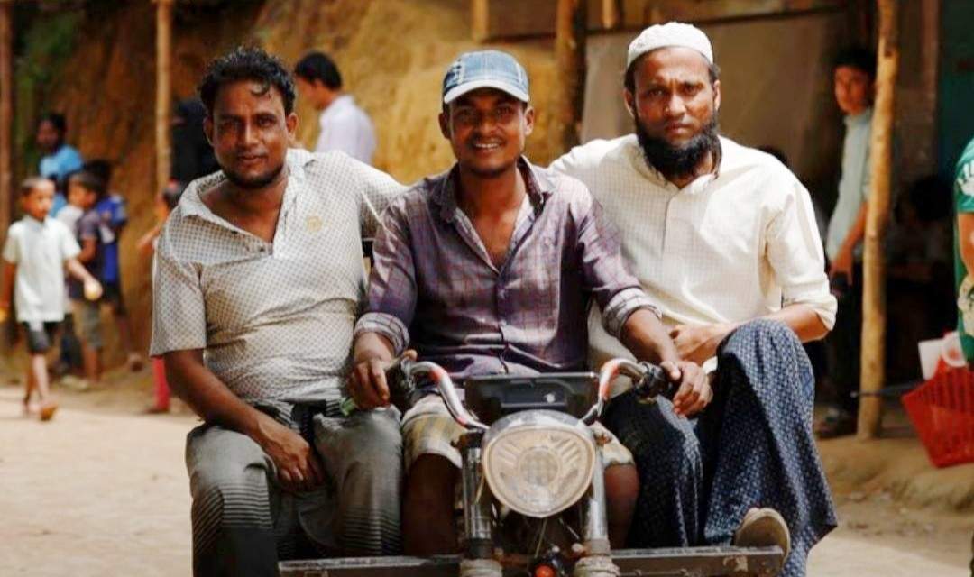 বাংলাভাষী হকারদের ওড়িশা ছেড়ে যাওয়ার জন্য ৭২ ঘন্টার আল্টিমেটাম ; এটাকে হাতিয়ার করে বিজেপির উপর “বাঙালি বিদ্বেষী” লেভেল সাঁটাতে মরিয়া তৃণমূল 