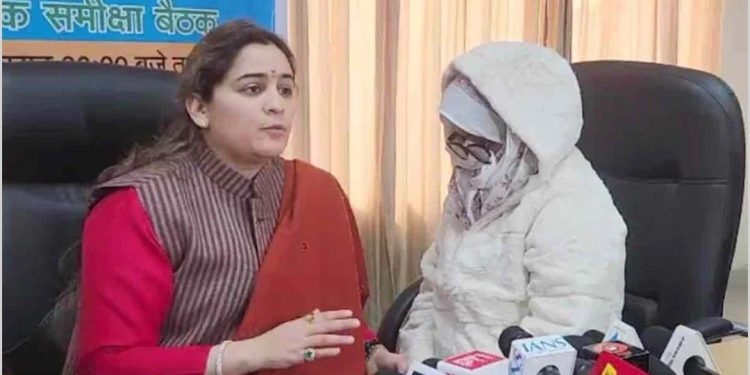 লক্ষ্ণৌয়ে “লাভ জিহাদি” রামিজ মালিকের খপ্পর থেকে বাঁচতে মুখ্যমন্ত্রীর দ্বারস্থ হিন্দু মহিলা ডাক্তার   