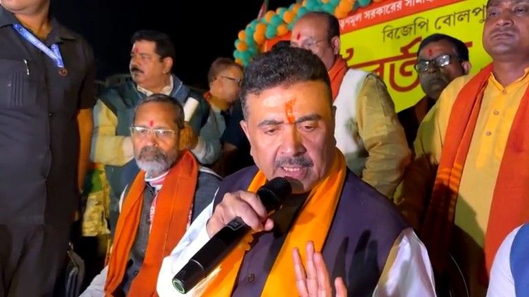 মমতা ব্যানার্জির ভাইঝিকে ঘুঘনি বিক্রির ব্যবসা করার জন্য ১০০০ টাকা দেওয়ার কথা ঘোষণা করলেন শুভেন্দু অধিকারী