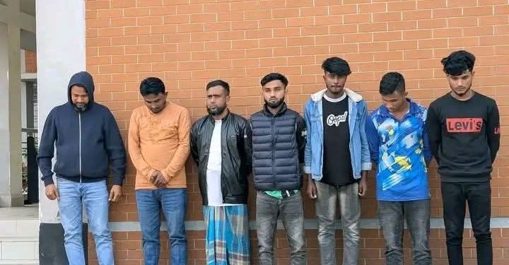 দিপু চন্দ্র দাসকে পদত্যাগে বাধ্য করে ধর্মান্ধ জনতার হাতে তুলে দিয়েছিল কোম্পানির ফ্লোর ম্যানেজার আলমগীর হোসেন 