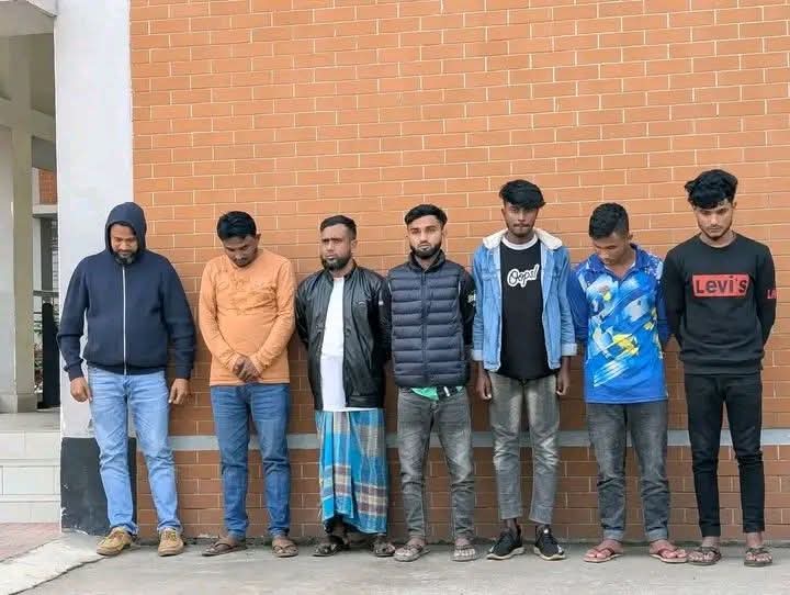 দিপু চন্দ্র দাসকে পদত্যাগে বাধ্য করে ধর্মান্ধ জনতার হাতে তুলে দিয়েছিল কোম্পানির ফ্লোর ম্যানেজার আলমগীর হোসেন 