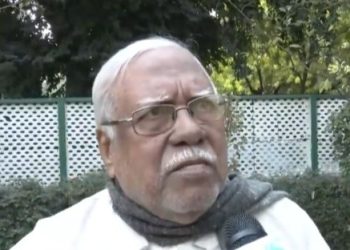 সিপিএমের ৮ বারের সাংসদ হান্নান মোল্লা হিন্দুদের পবিত্র গ্রন্থ গীতাকে ‘মাল’ হিসেবে বর্ণনা করে বলেছেন:  পুতিনকে গীতা উপহার দেওয়ার উদ্দেশ্য হল হিন্দু রাষ্ট্র গড়ার জন্য প্রধানমন্ত্রী মোদীর কৌশল 