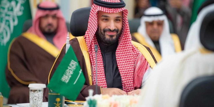 ইসলামি রাষ্ট্র সৌদি আরবে শুরু হল মদ বিক্রি , দোকানের বাইরে গাড়ির লম্বা লাইন