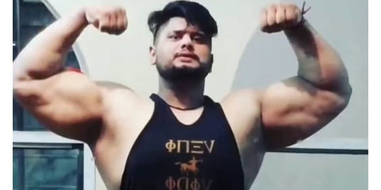 মেয়েদের সাথে অশালীন আচরণের প্রতিবাদ করে দুষ্কৃতীদের হাতে খুন বডি বিল্ডার 