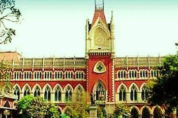 প্রাথমিকে ৩২ হাজার শিক্ষকের চাকরি বহাল রাখল ডিভিশন বেঞ্চ ; বিজেপি বলছে : “প্রাতিষ্ঠানিক দুর্নীতি মর্যাদা পেল” 