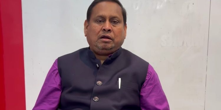 আগামী কাল বেলডাঙ্গায় “ঐতিহাসিক জনসভা থেকে নতুন দলের সূচনা” করার কথা ঘোষণা করলেন হুমায়ুন কবির 