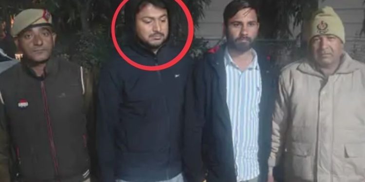 ‘ইসলাম গ্রহণ কর, নইলে তোর নগ্ন ভিডিও ভাইরাল করে দেবো’: হিন্দু মহিলাকে ফাঁদে ফেলে হুমকি দিয়েছিল তিন সন্তানের বাবা আরিফ,নিকাহ করে দুবাইতে বিক্রি করার পরিকল্পনা করেছিল