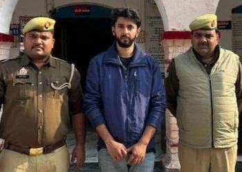 প্রেমিকের সঙ্গে চুটিয়ে পরকীয়া করতে চেয়েছিল আমিনা, স্বামীকে ফাঁসিয়ে দিল গরুর মাংস পাচারের মামলায় 