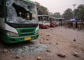 উজ্জয়িনী : জুমার নামাজের পর হিন্দু কলোনিতে ইসলামী মৌলবাদীদের হামলা, দোকান- বাড়ি এবং সরকারি বাসে আগুন, গ্রেপ্তার ১৫   
